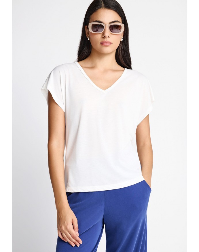 Funky Buddha Γυναικείο T-Shirt με V λαιμόκοψη Off White FBL013-111-04 Funky Buddha Γυναικείο T-Shirt με V λαιμόκοψη Off White FBL013-111-04